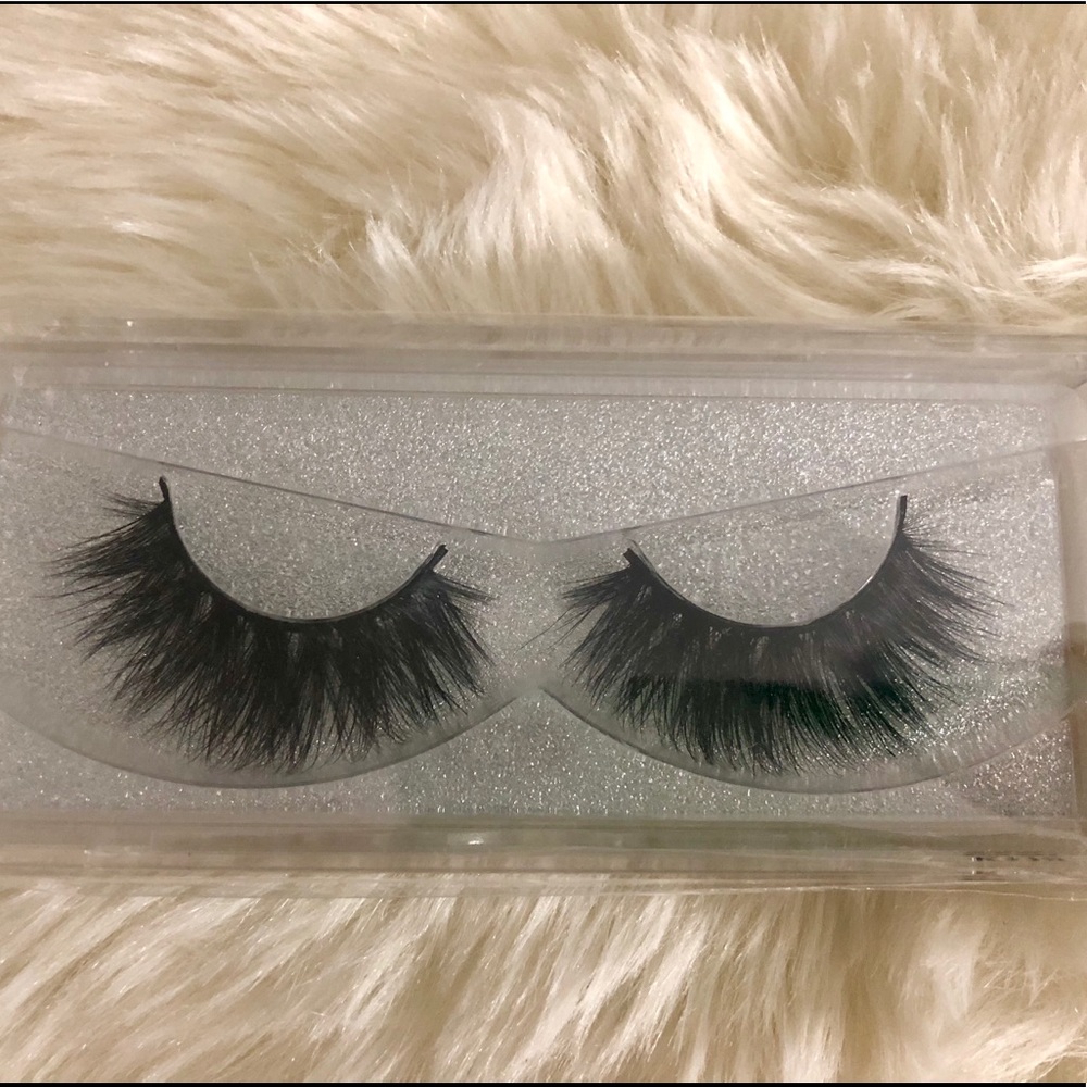 EYELASHES (ROSE)